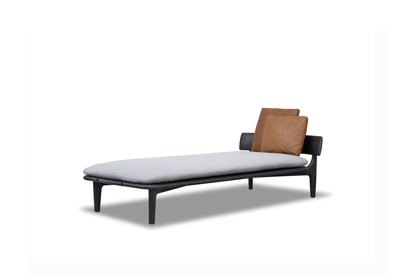 The Himba outdoor beach lounge in iroko black by by Roberto Lazzeroni for Baxter. Photo c/o Baxter.