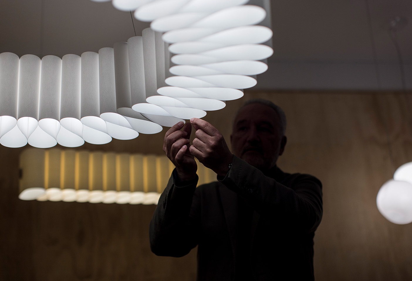 Danish designer Felicia Arvid’s poetic Pli suspension lamp. Photo c/o Foscarini.