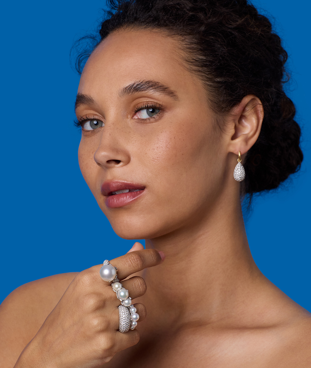 Our Full Pavé Drop Huggies pair so well with our pearls. It's like magic.
