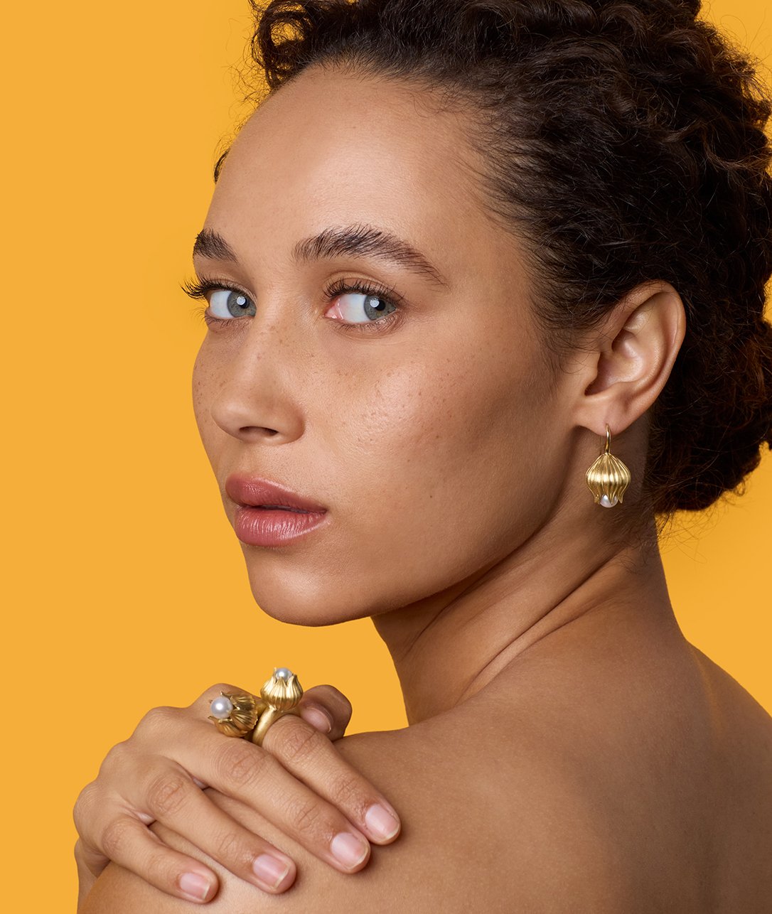 It's all about the gorgeous, hand-carved details of our Golden Blossom version of our Forever Favorite Lily of the Valley.SHOP LILY OF THE VALLEY GOLDEN BLOSSOM
