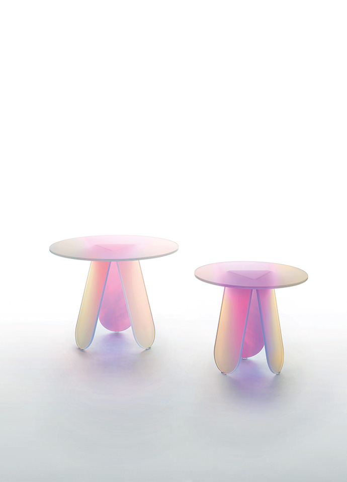 Shimmer tables for Glas Italia designed by Patricia Urquiola. Photo c/o Glas Italia.