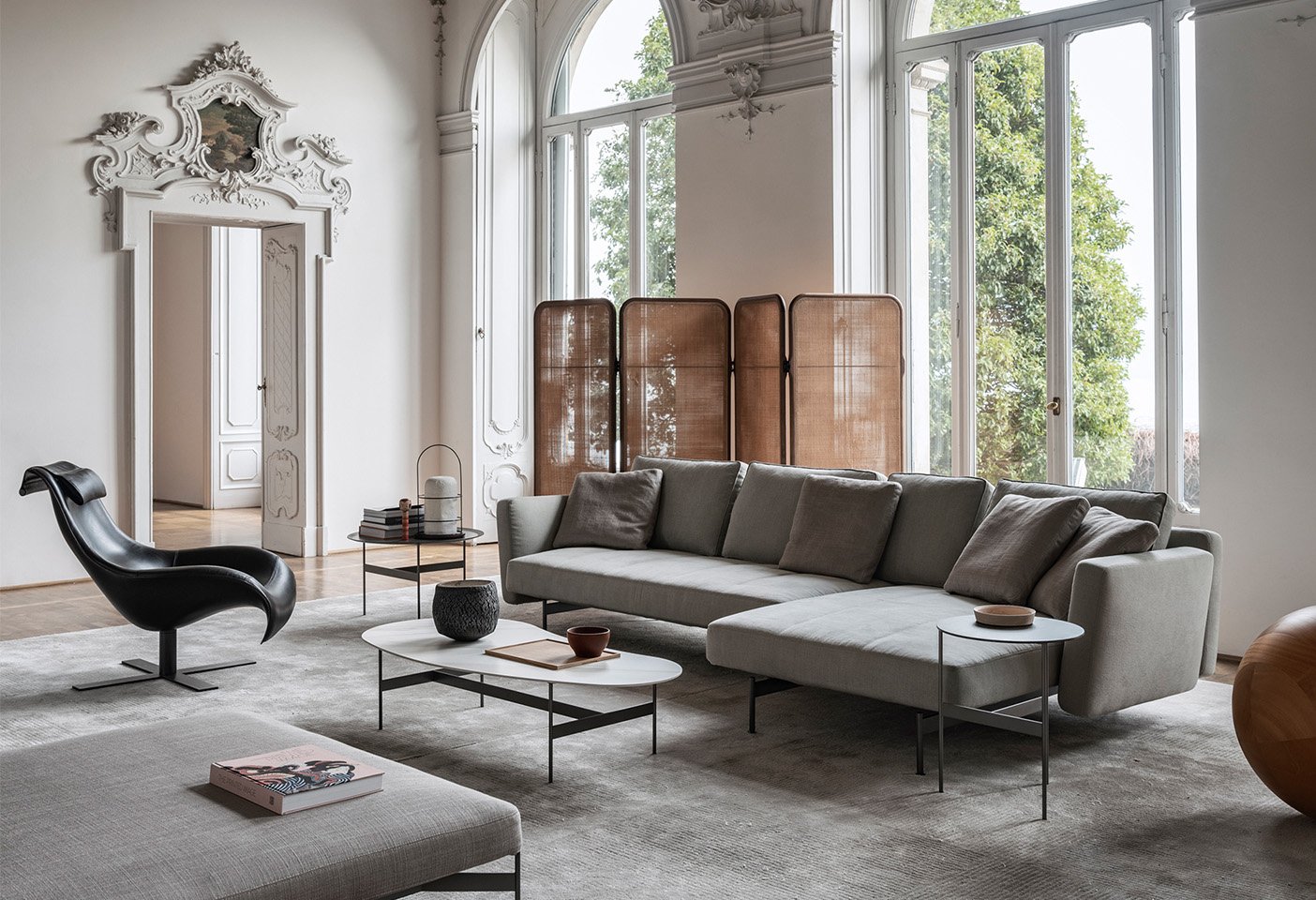 The multi-flexible Saké sofa and daybed by Piero Lissoni for B&B Italia. Photo c/o B&B Italia.