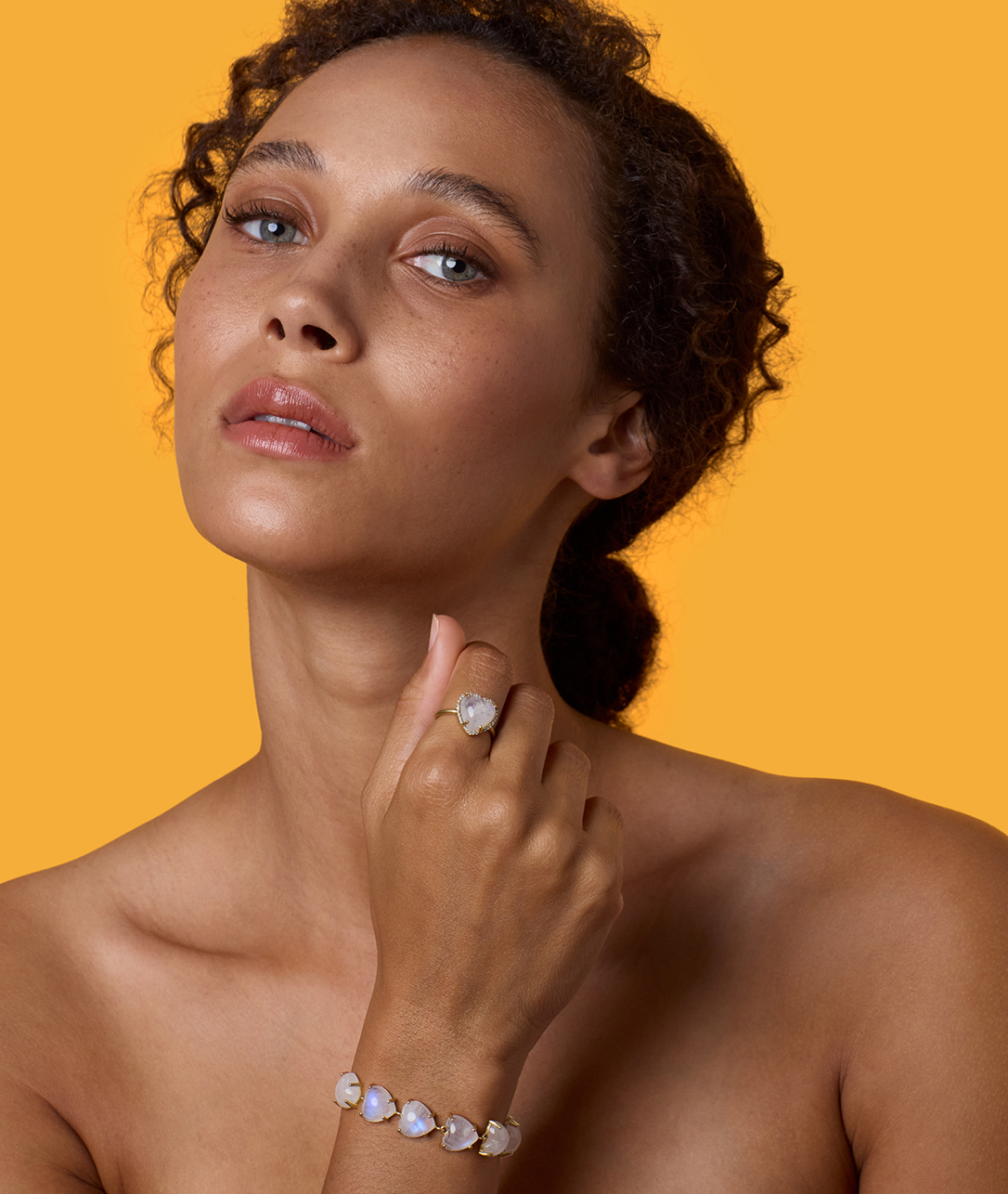 Our Rainbow Moonstone Love Link Bracelet is ready for wedding season (and whatever’s after).SHOP LOVE LINK BRACELETS