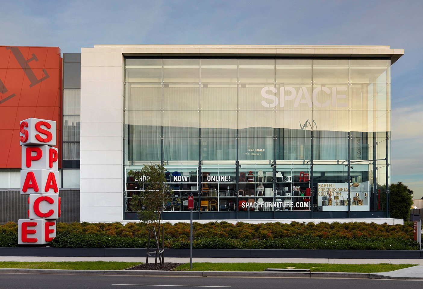 The Space Sydney showroom in 2004 with the 'SPACE' typographic installation out the front. Photo c/o Space.