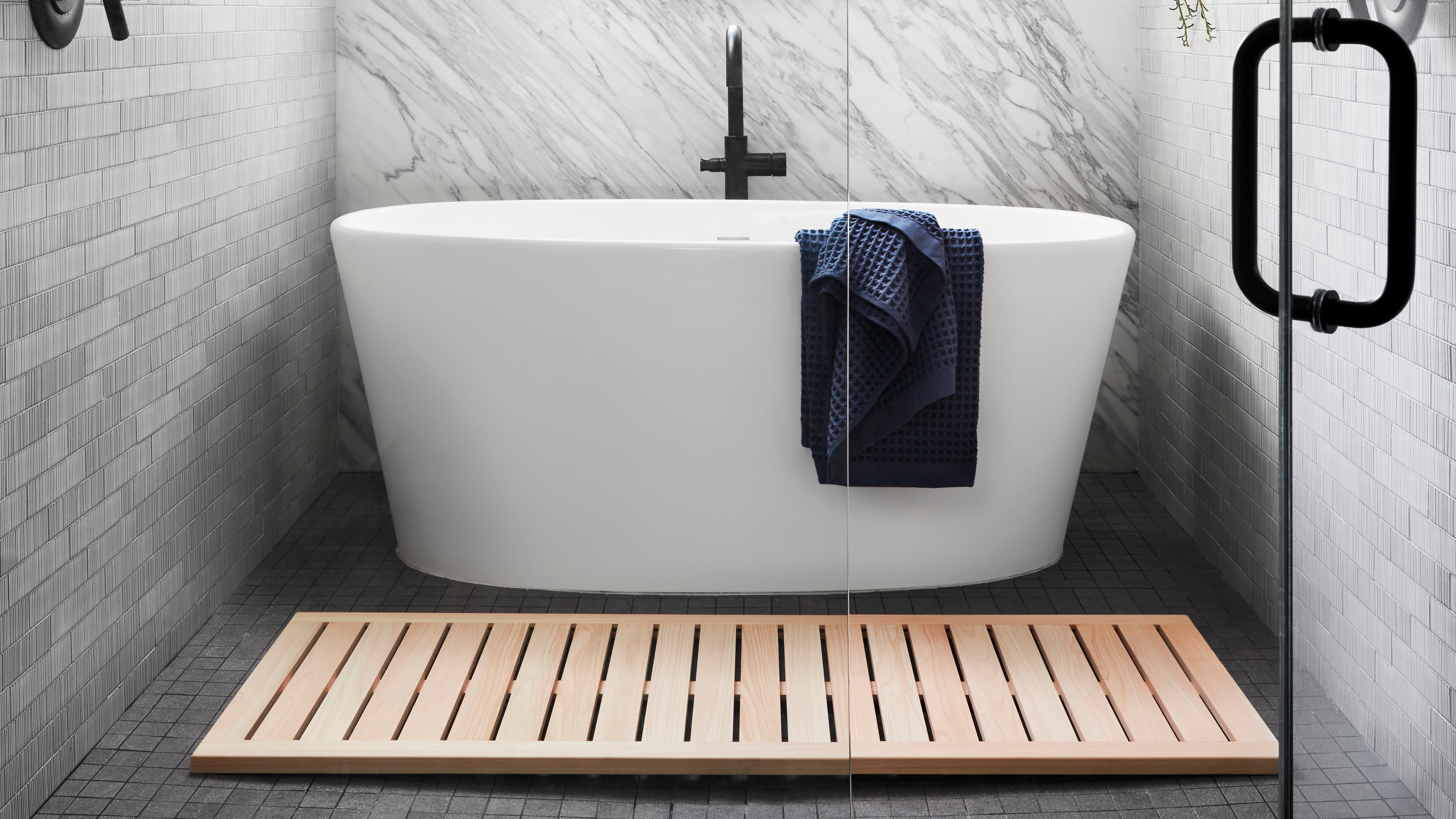 https://cdn.accentuate.io/560728015035/1695311065493/Hinoki_Wood_Bath_Runner_5.jpg?v=1695311065493