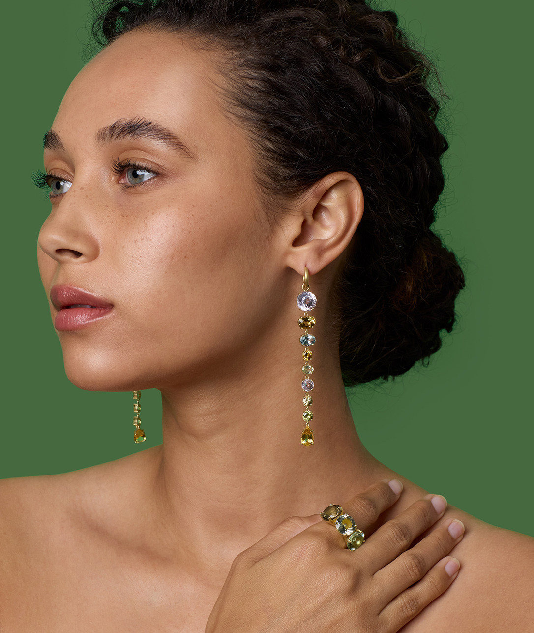 We love an earring that doesn't follow the rules, but rewrites them.SHOP GEMMY GEM LINK EARRINGS