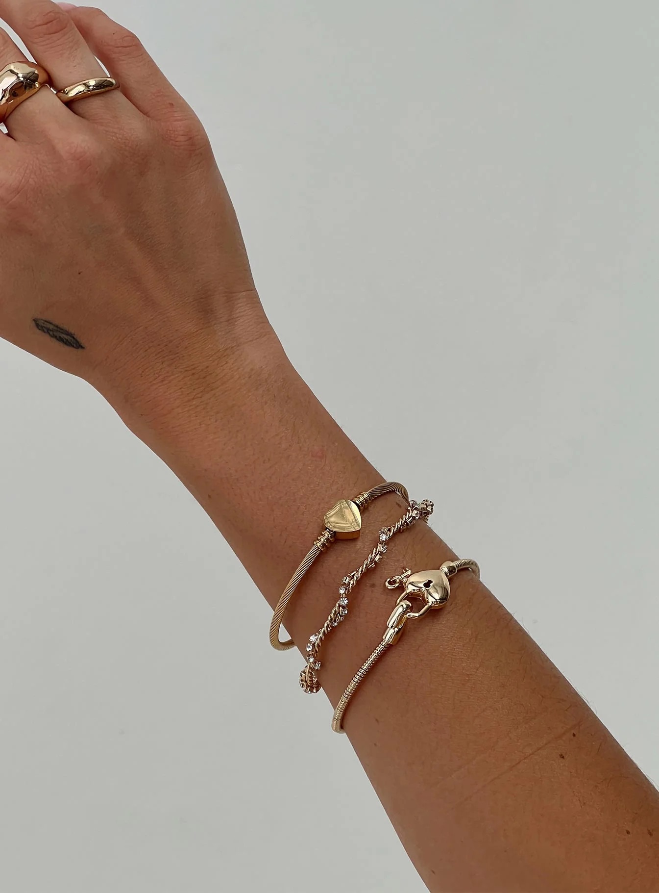 Best Valentine’s Day Jewelry Gifts - Gold Bracelets
