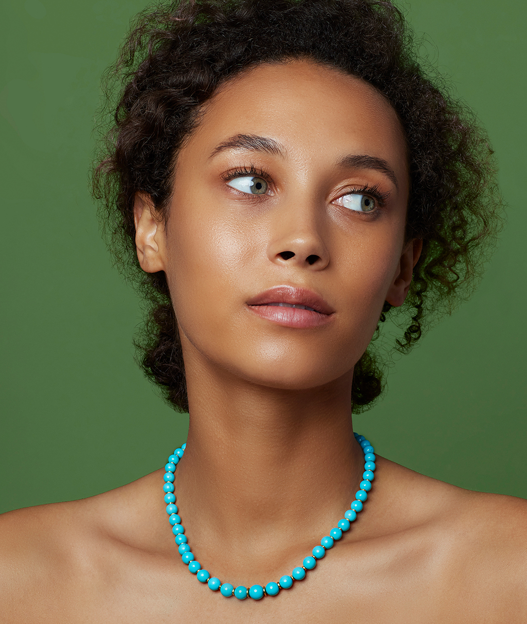 Playful proportions with a polished finish, our Graduated Gumballs with gold accent beads are nothing short of delicious.