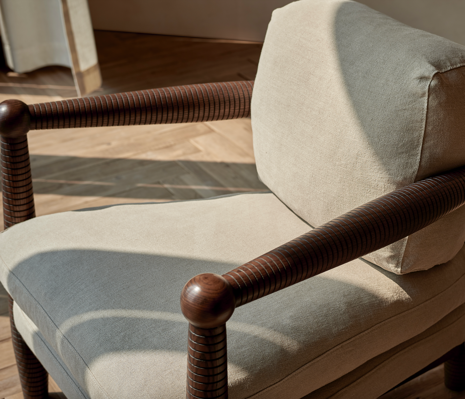 Gio Chair in Oat Flour, Light Weight Linen