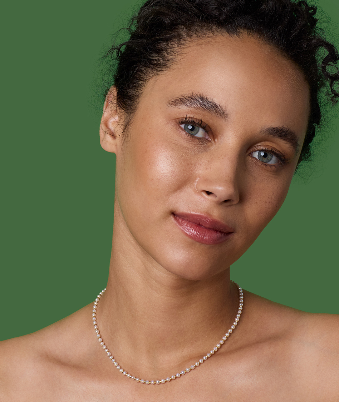 Lighten things up with a blithe and luminous Akoya Pearl Petite Gumball Gold Beaded Necklace.SHOP GUMBALL BEADED CANDY