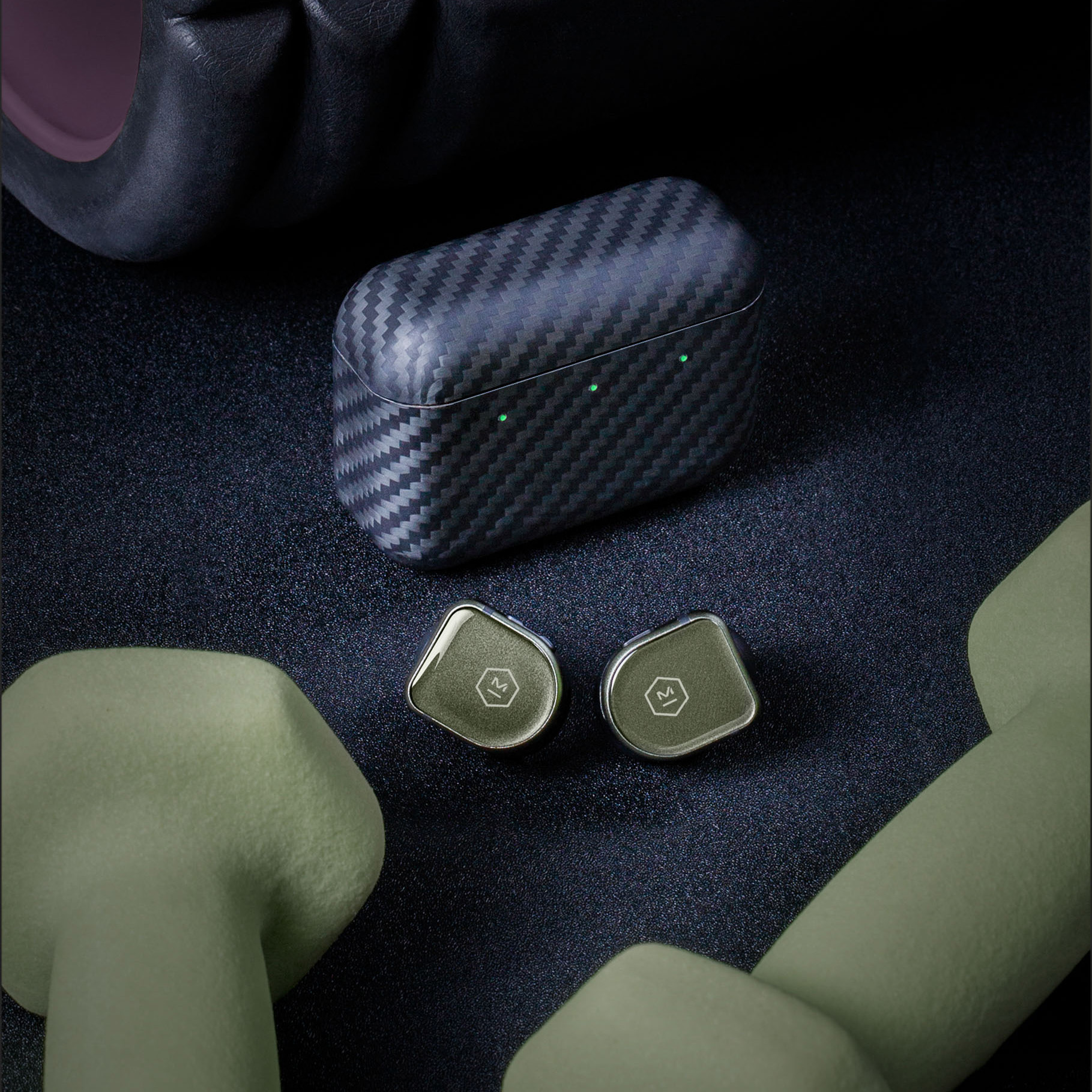 The MW08 Sport Active Noise-Cancelling True Wireless Earphones feature superior sound to power any workout. 