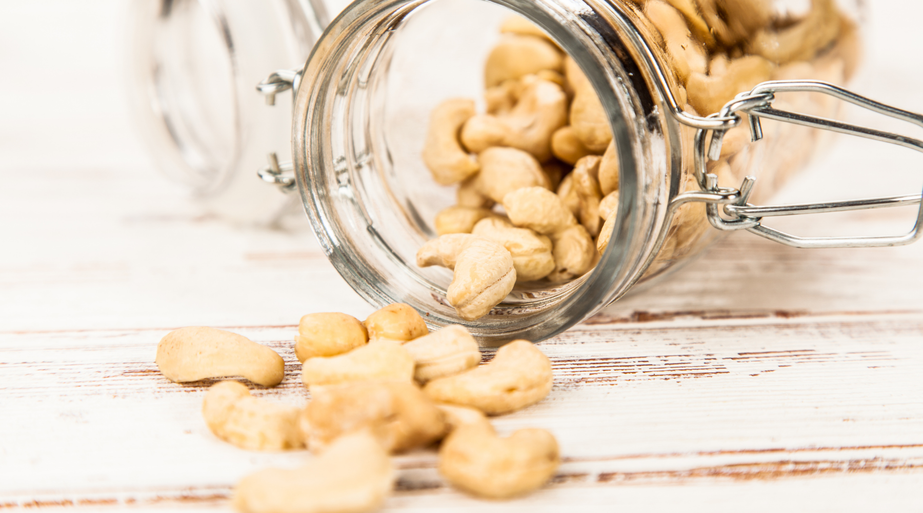 THE TOP 7 HEALTH BENEFITS OF CASHEW NUTS
