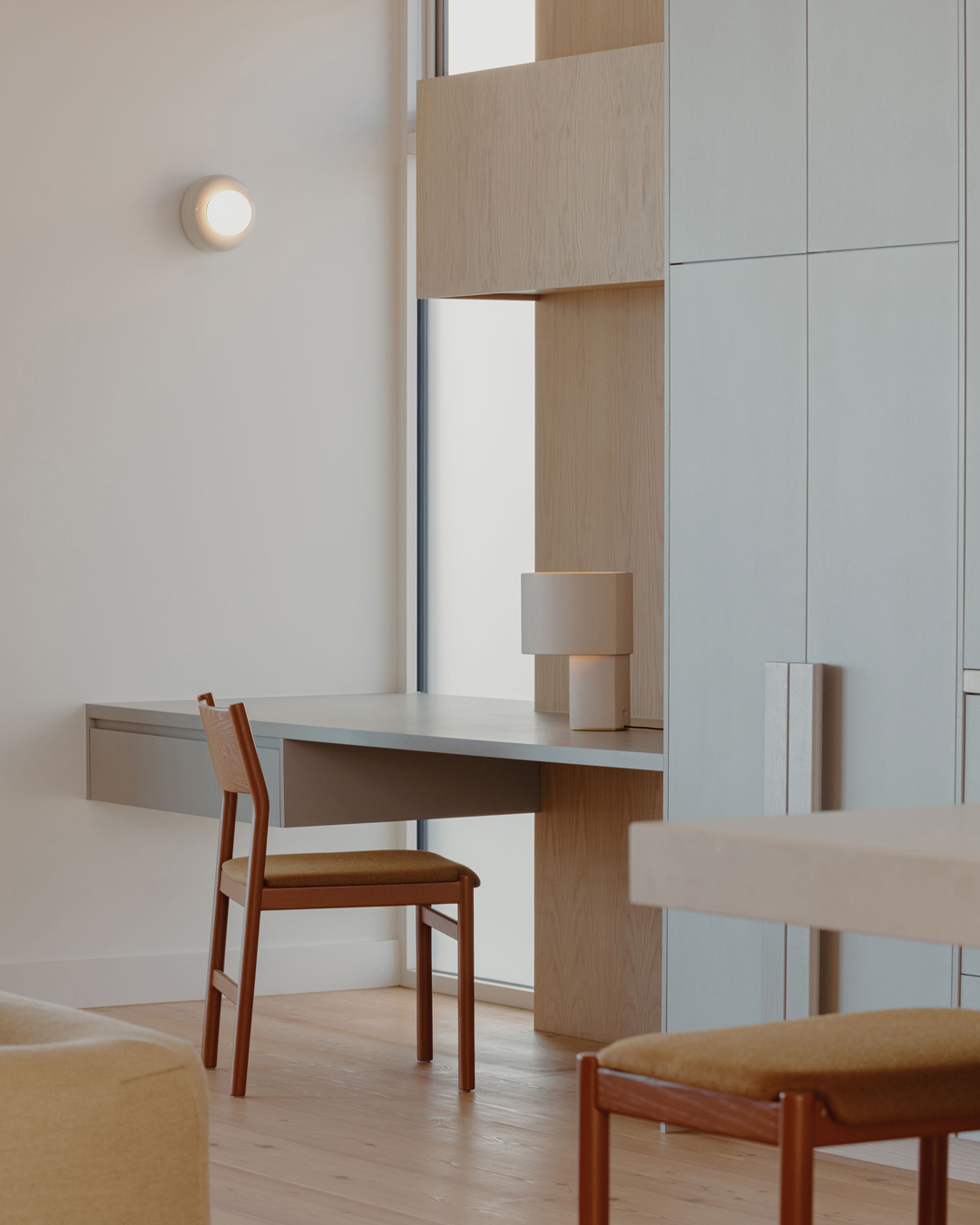Gus Chair Copper, Nelly Wall Light Oat