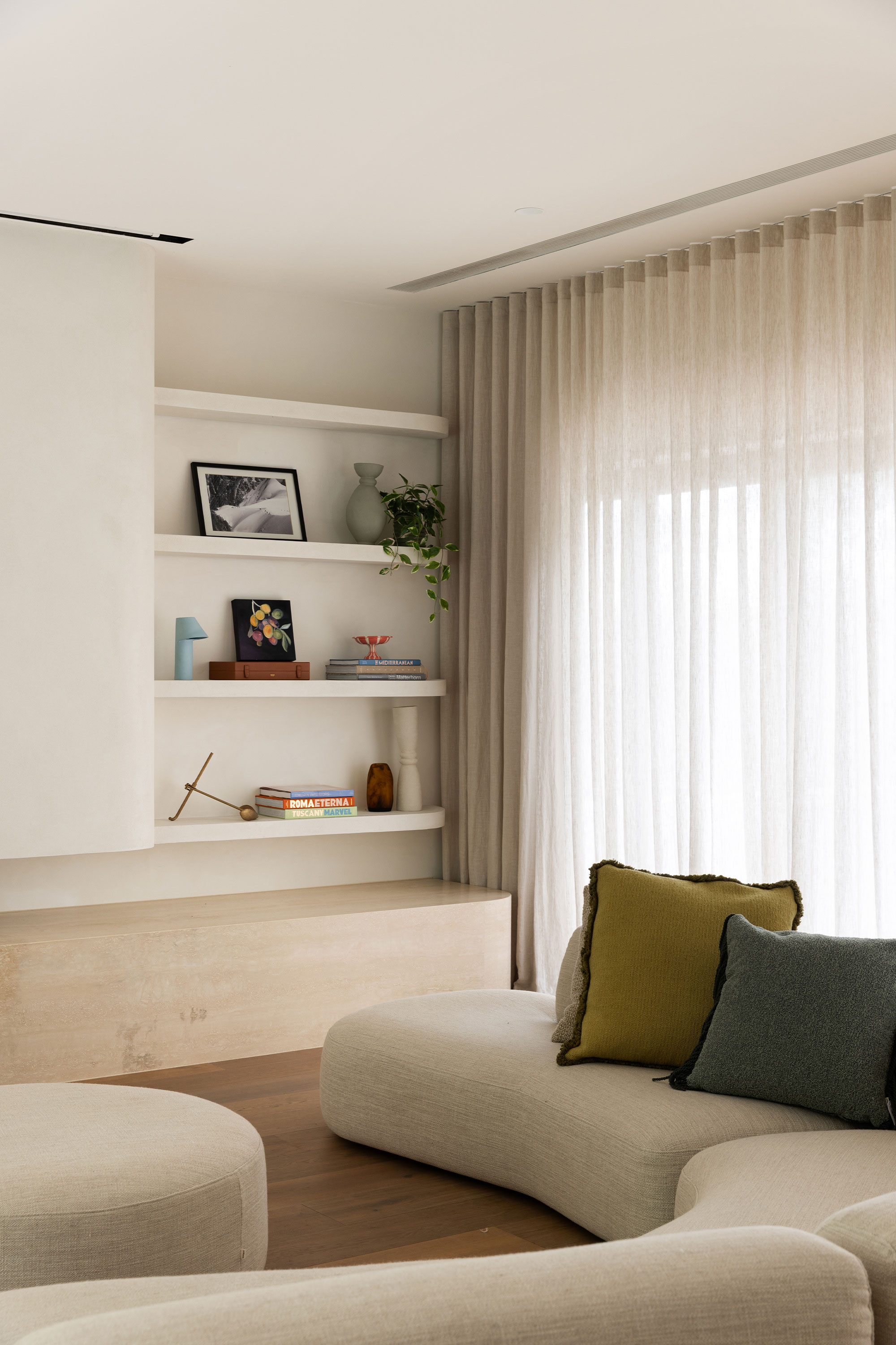 Nina Sofa Astrid Flax, Panama Square Cushion Quince, Luna Tassel Cushion Oregano