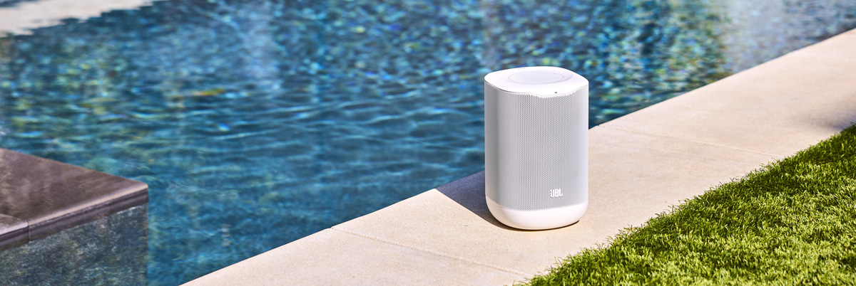 JBL Cove P1 next to a swimming pool