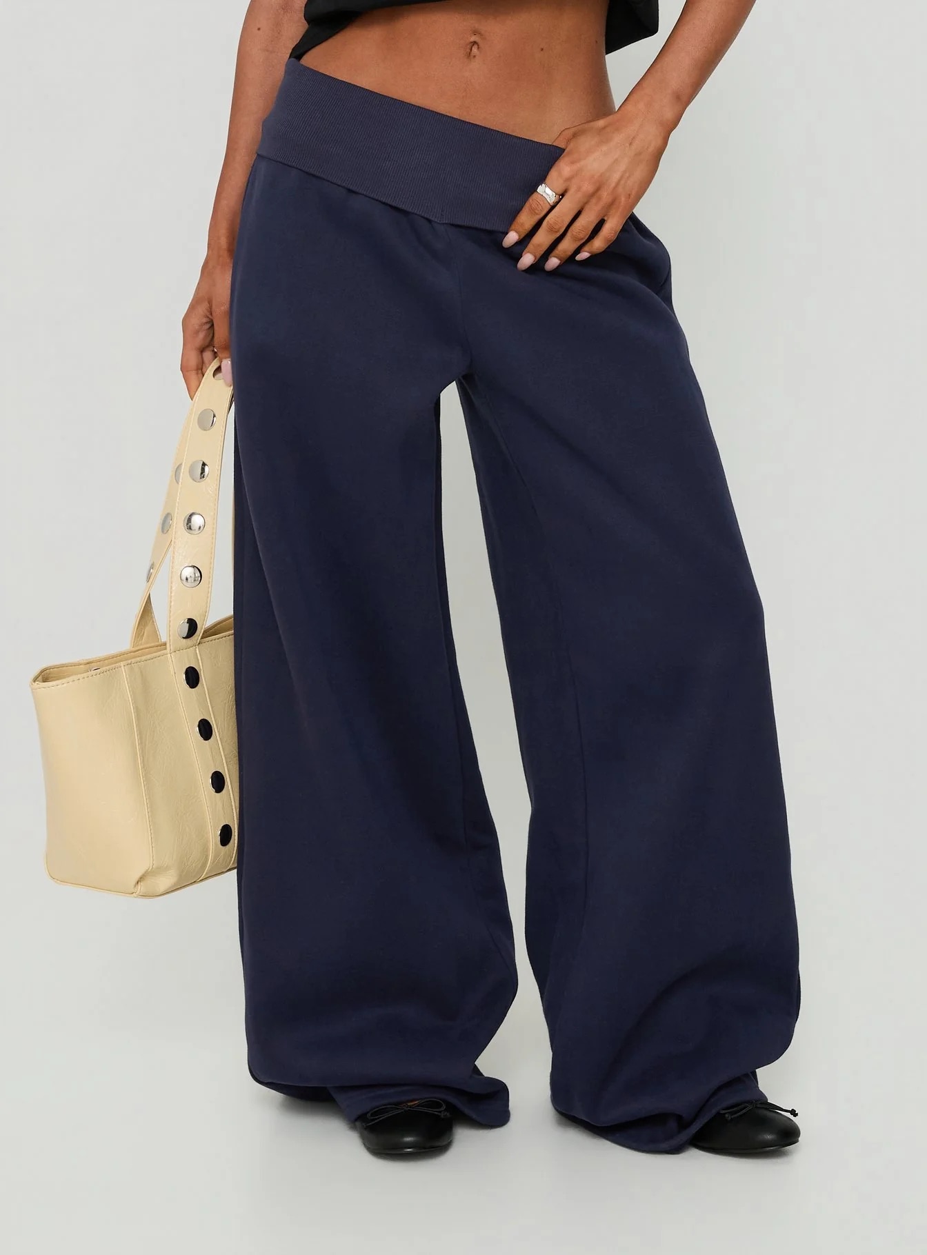 Comfy Casual Thanksgiving Outfits - Princess Polly Lockie Foldover Baggy Sweatpants Navy