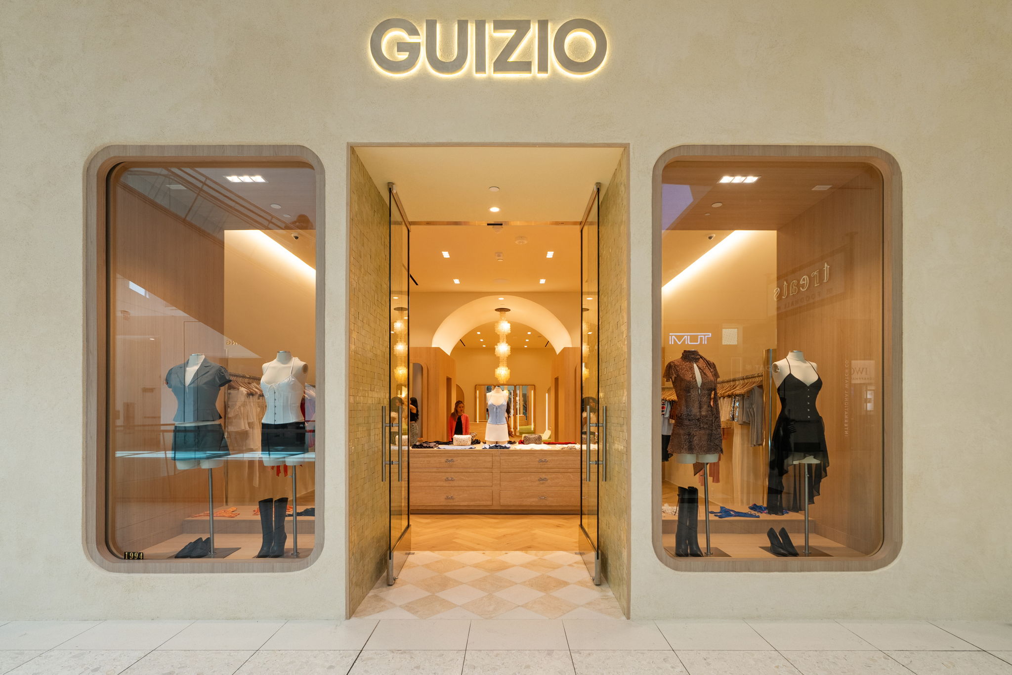 Luxury Guizio hardwood flooring installation in high-end residential project showcasing seamless craftsmanship