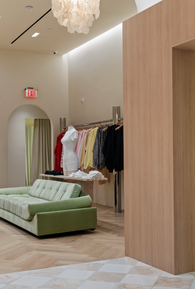 Guizio hardwood floor samples displaying rich color variations and natural wood character for custom installations