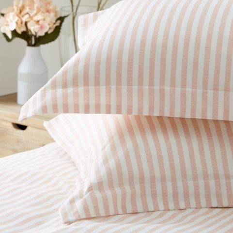 hebden duvet set with two pillowcases and bedsheet