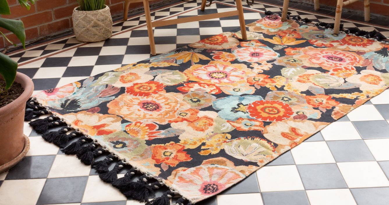 indoor florage rug with colourful flower print
