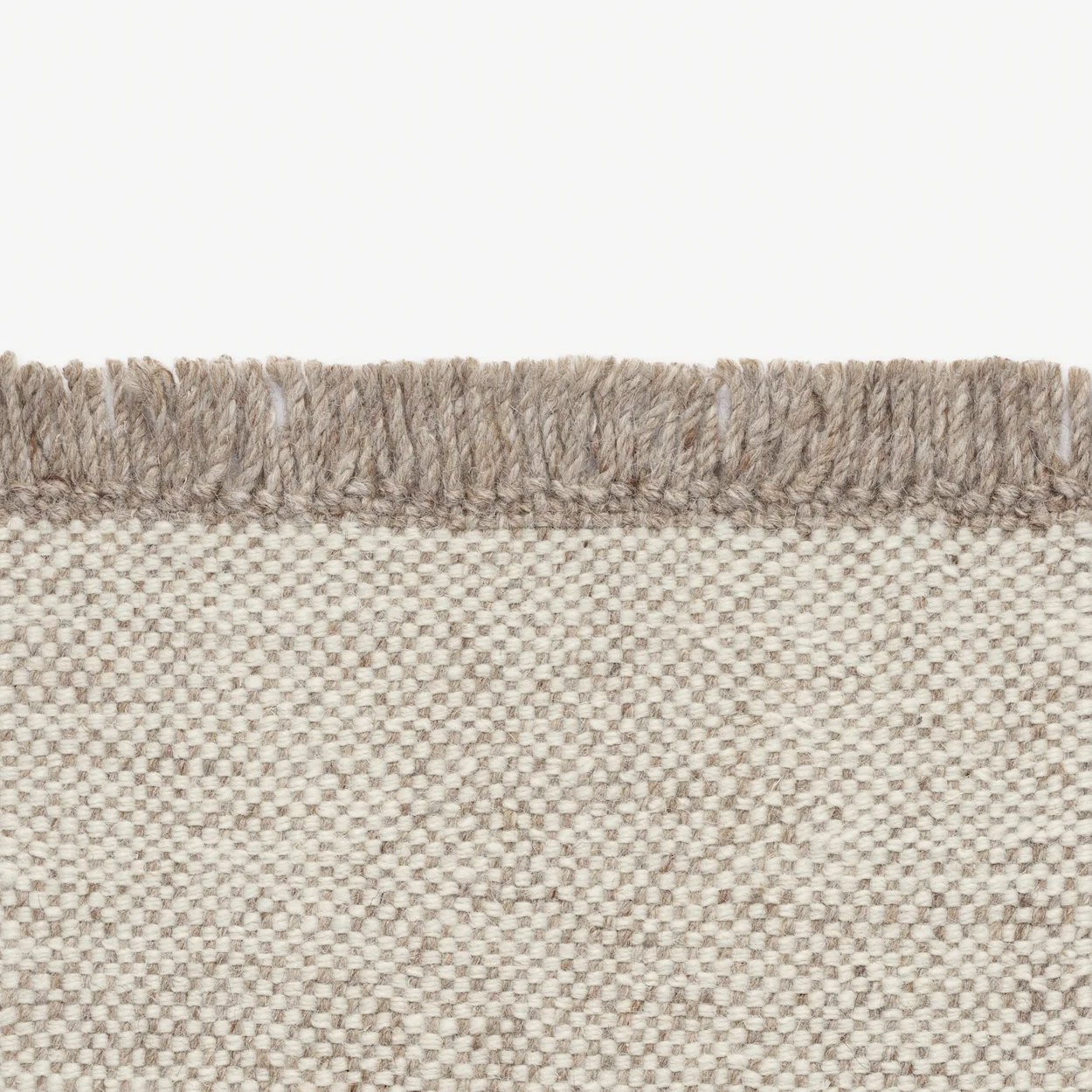 Yield Naturally Coloured Fringes