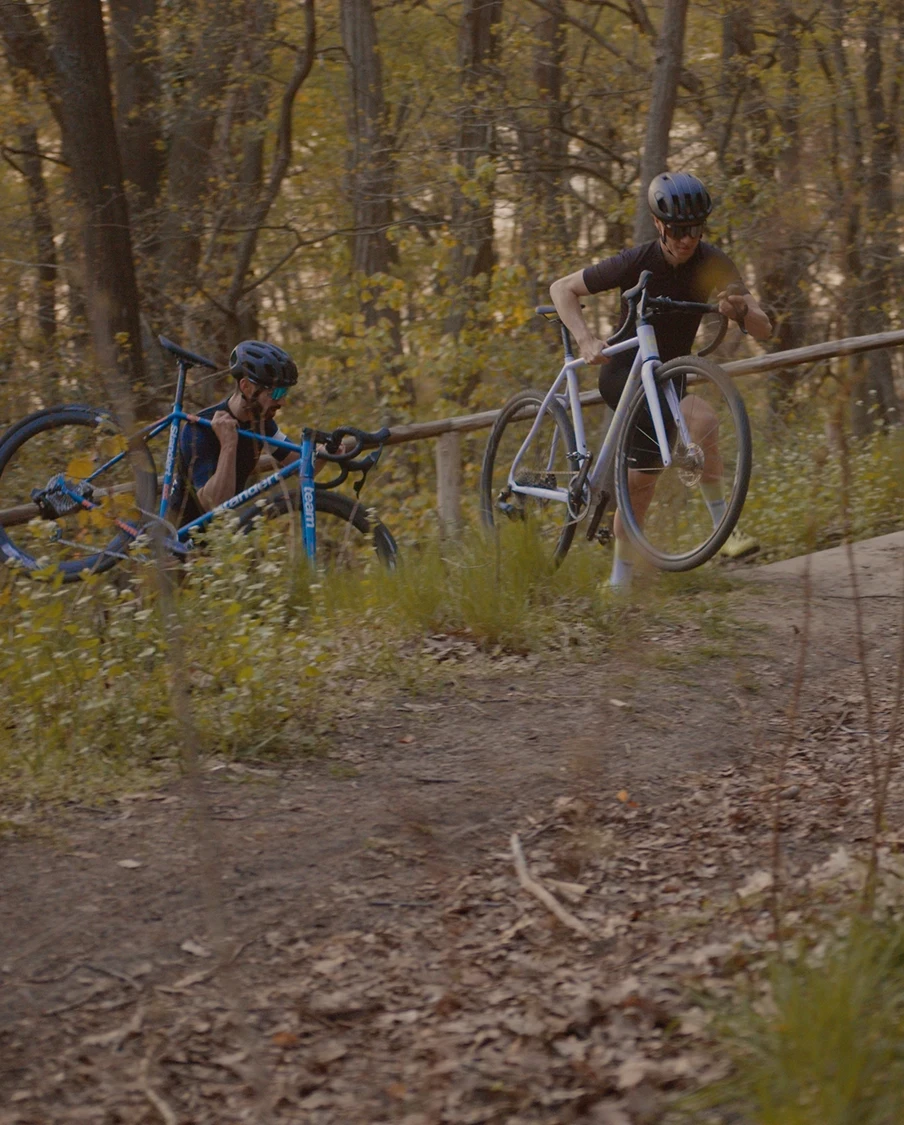 Riding Stichsage Cyclocross Bike
