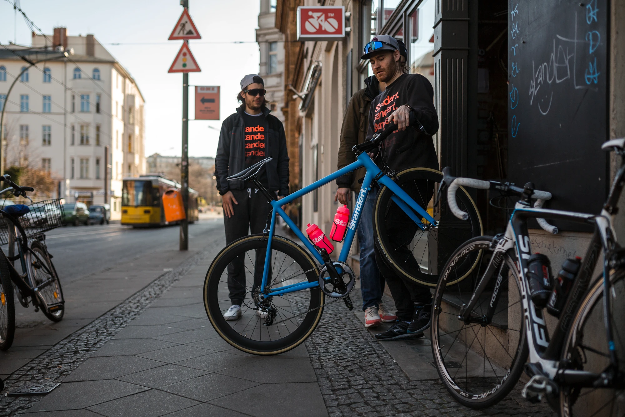 Standert Bicycles Kreissäge Unloading Bike