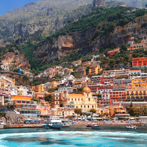 UNVEILING THE BEST BEACH CLUBS & RESORTS ALONG THE AMALFI COAST