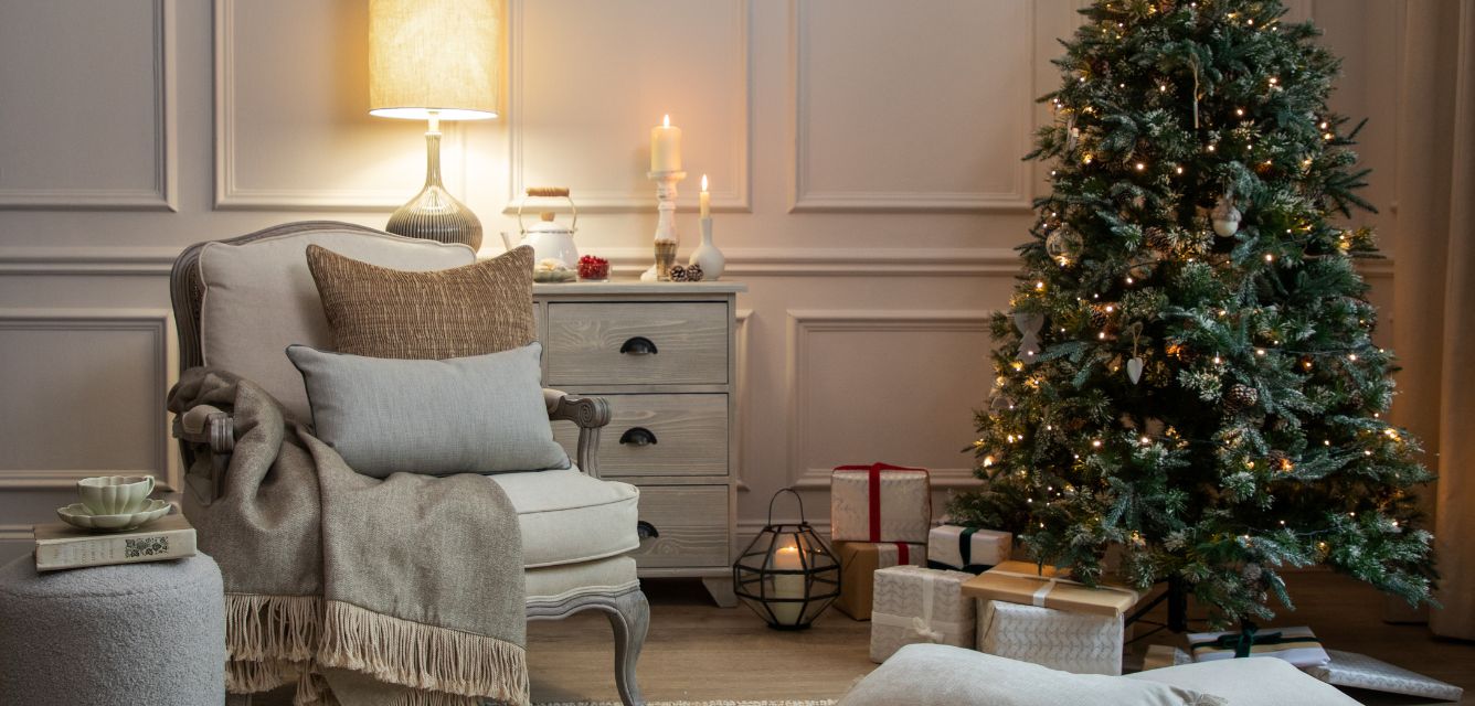 Christmas tree and presents