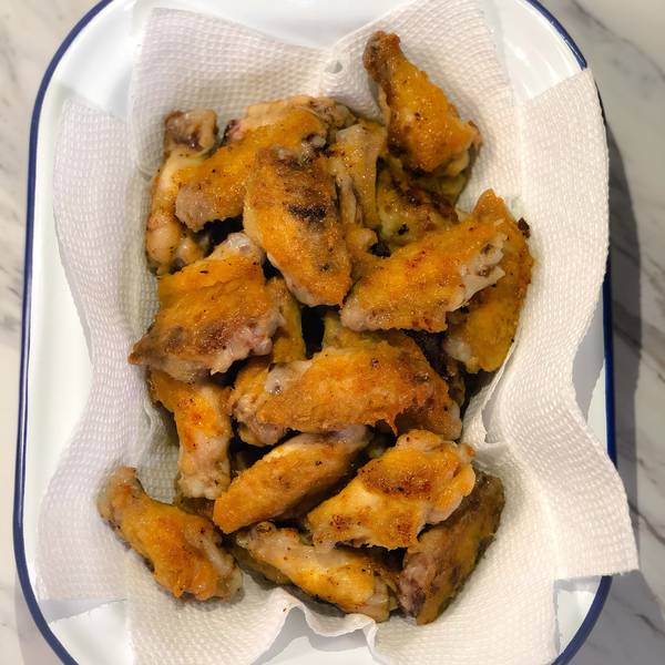 Finished cooked wings