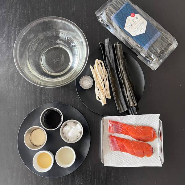 salmon kombu roll ingredients