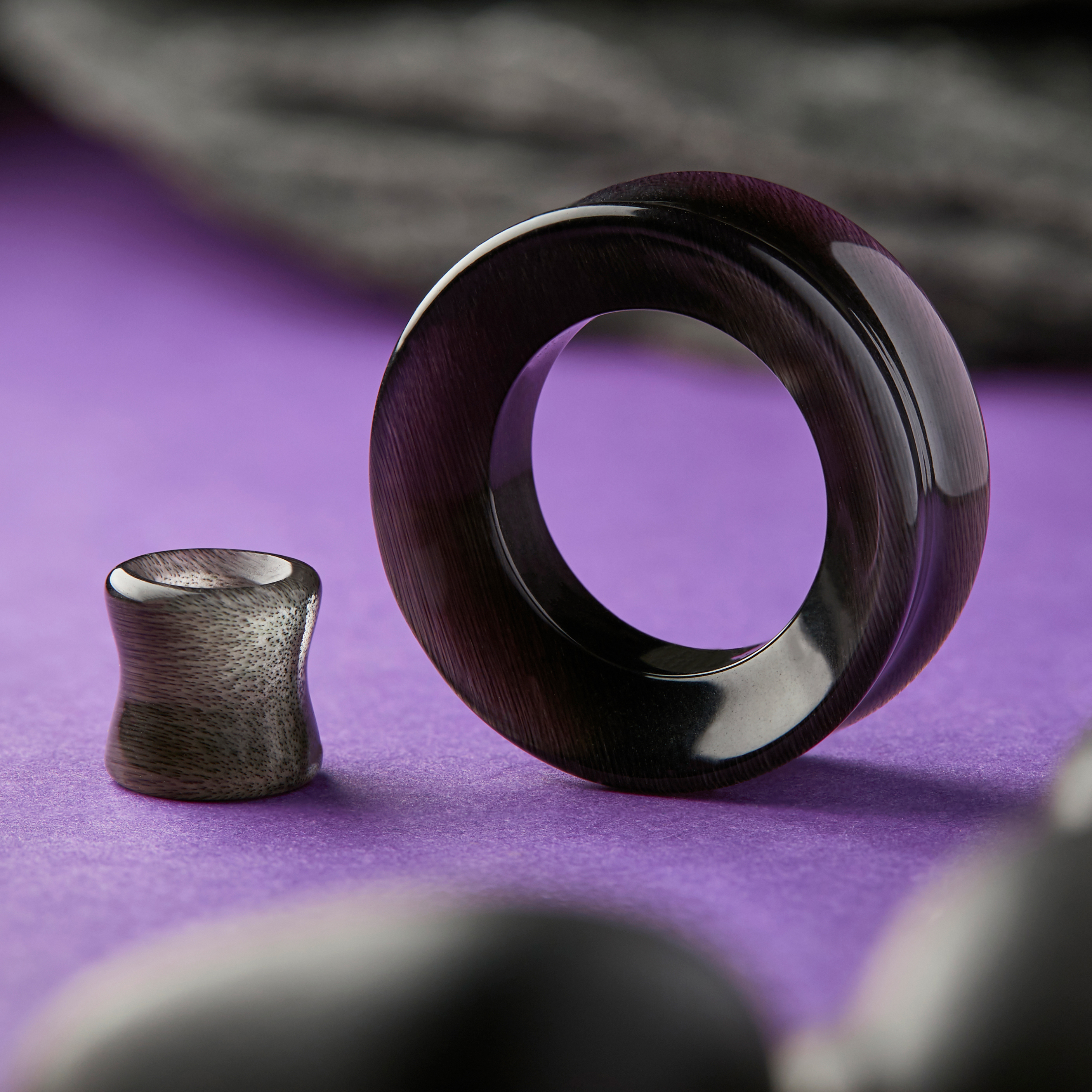 high quality  Black Cats Eye Glass Ear Tunnel