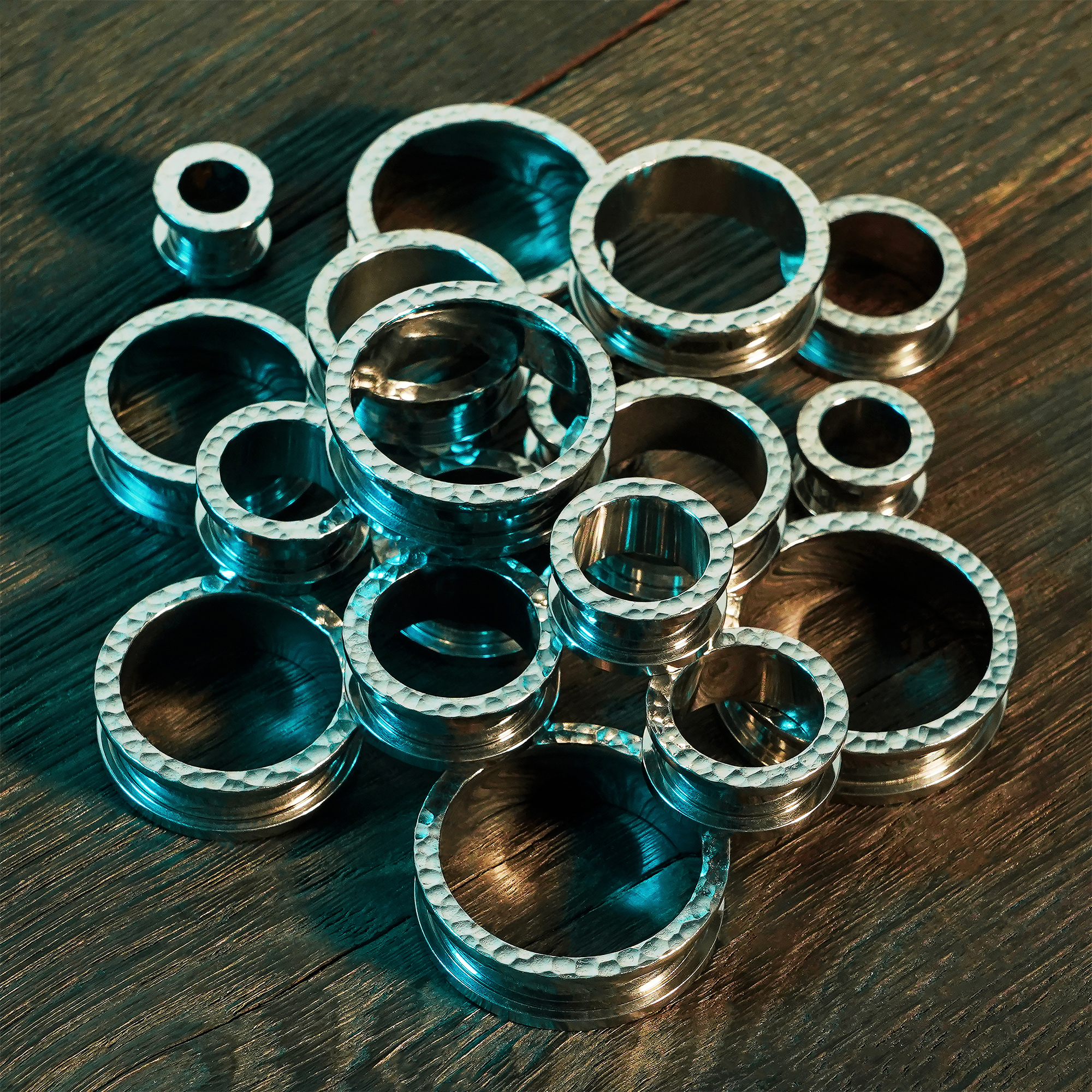 Cool  Hammered Silver Screwback Stainless Steel Tunnel