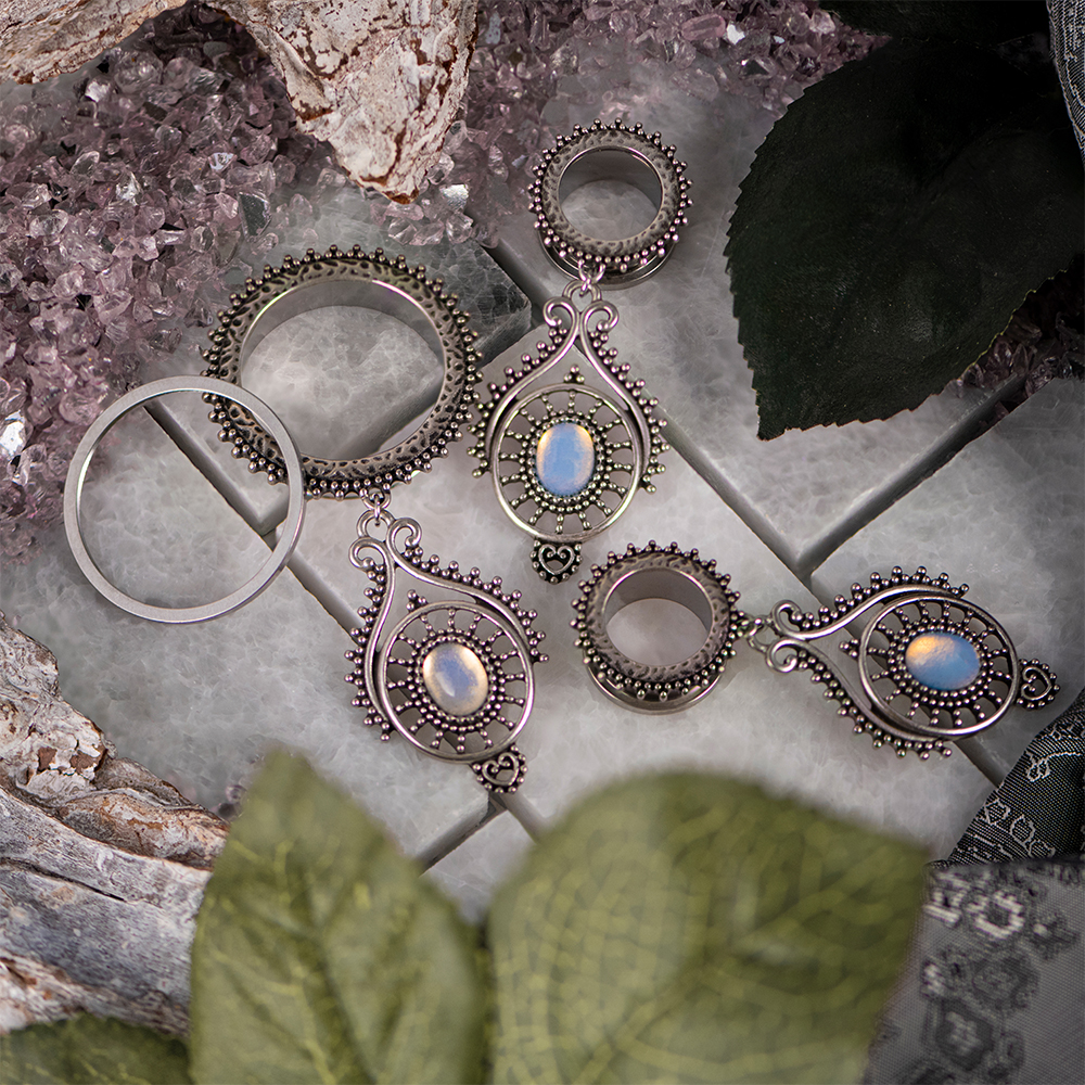  Verzierter Opal- und Silver Dangle Plug / Tunnel / gauge