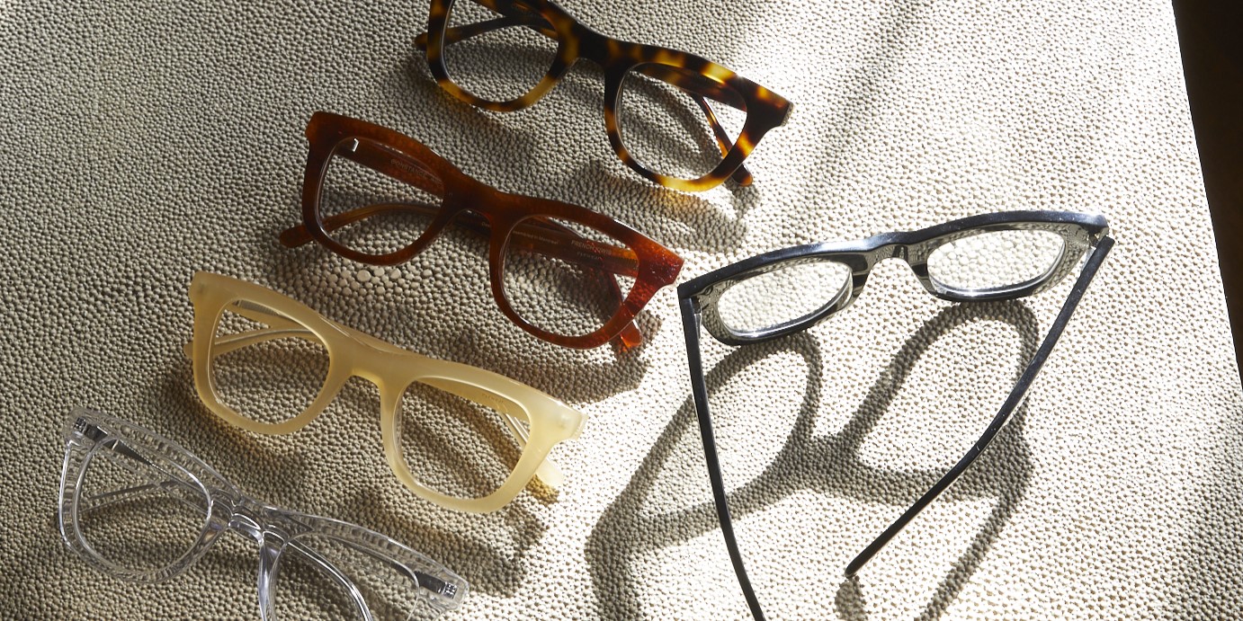 Photo Details of Constance Tortoise Reading Glasses in a room