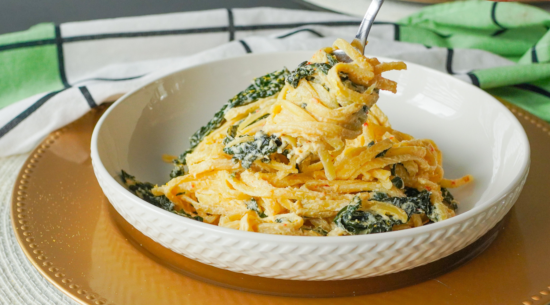 LEMON GARLIC PASTA WITH SUNFLOWER CREAM SAUCE