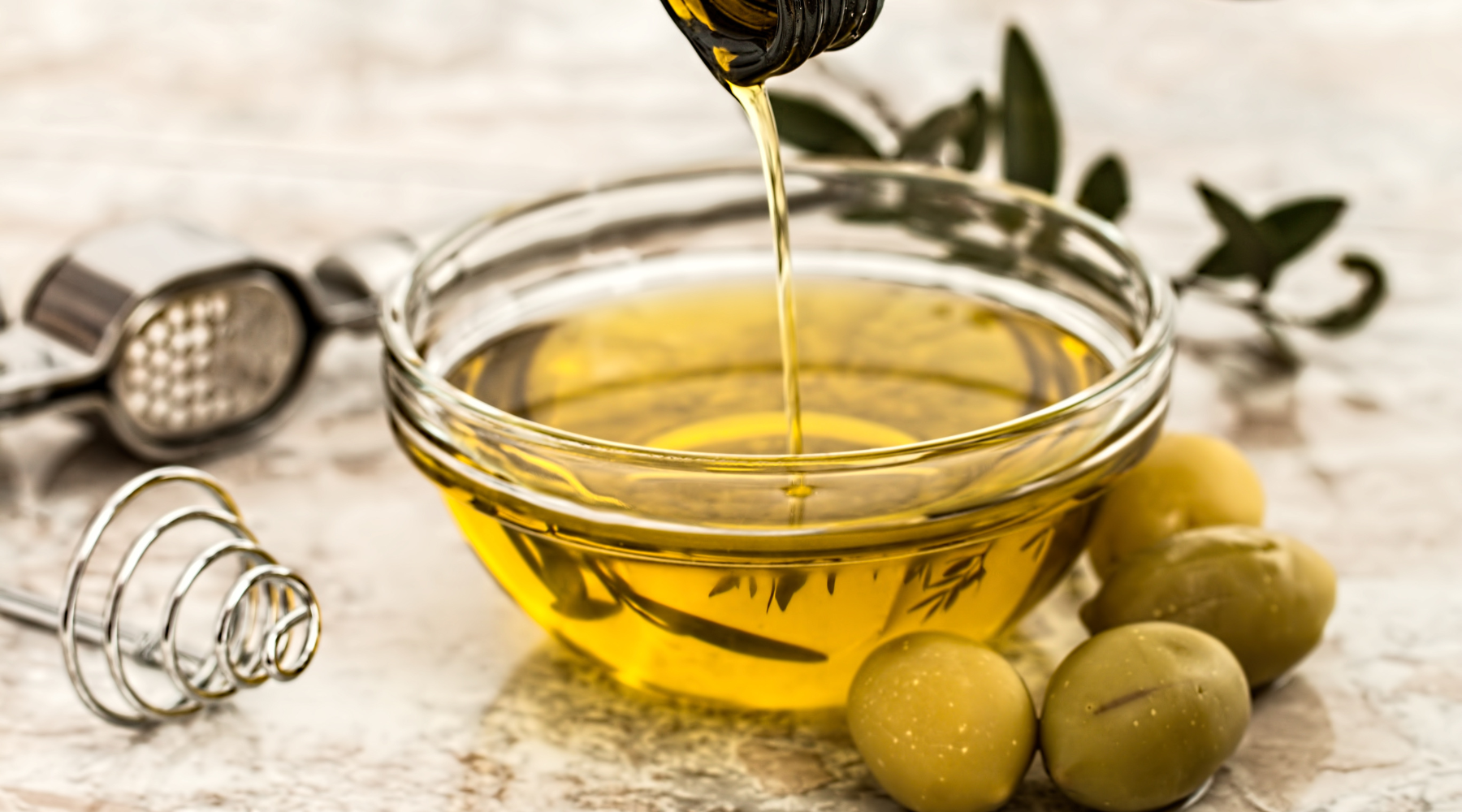 A GUIDE TO CHOOSING THE HEALTHIEST COOKING OILS FOR YOUR KITCHEN