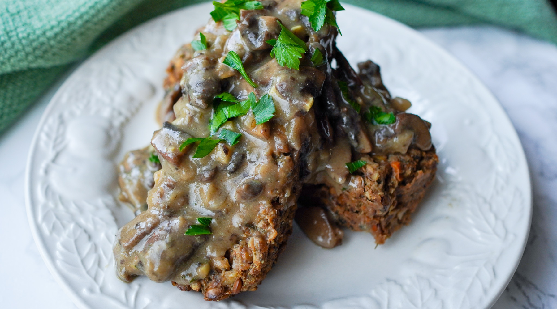 EASY VEGAN MEATLOAF FOR YOUR HOLIDAY GATHERINGS
