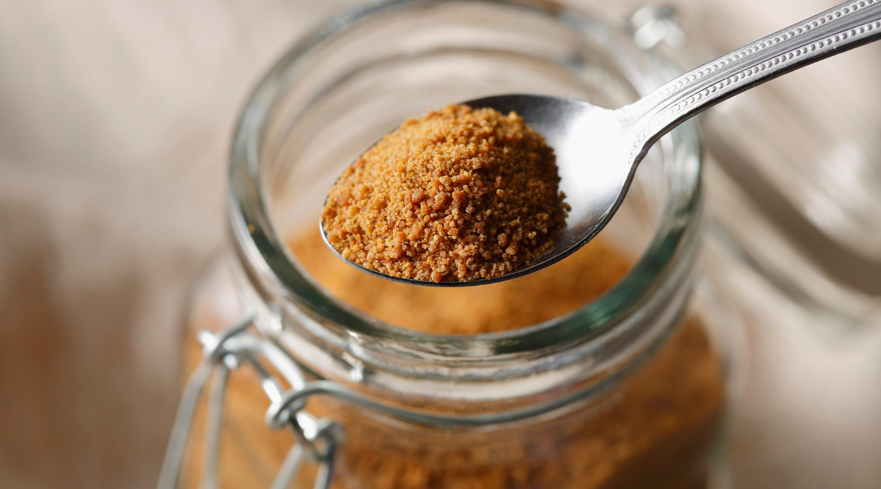 DATE SUGAR VS CANE SUGAR—THE DIFFERENCES YOU NEED TO KNOW
