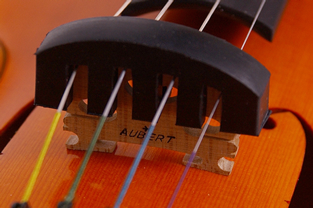 Ultra Practice Mute for Violin and Viola in action