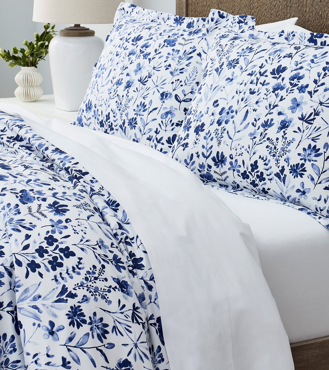 Straight on Bed with Classic Hemmed Hemmed Duvet Set in White