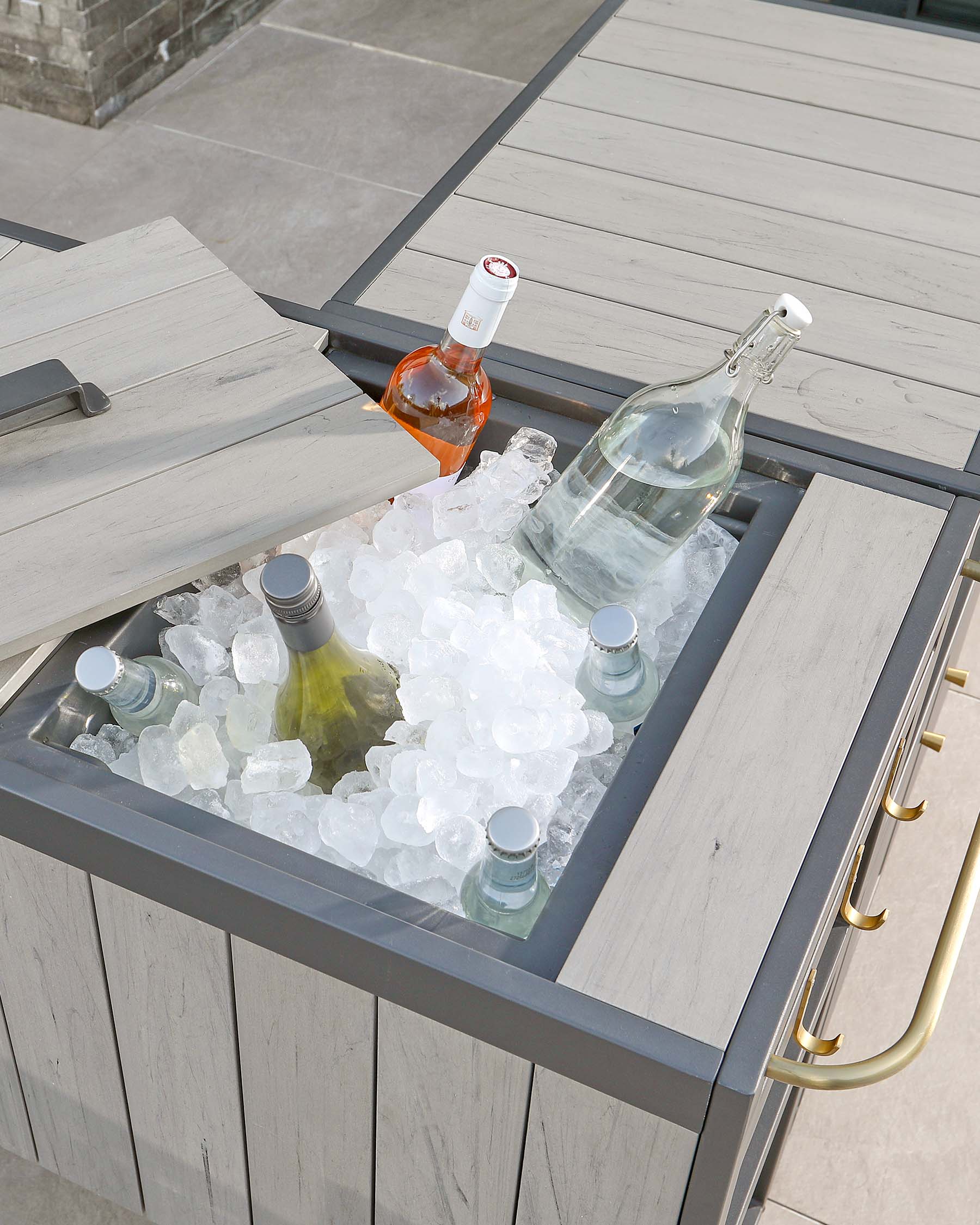 Palm Outdoor Garden Bar And Ice Bucket