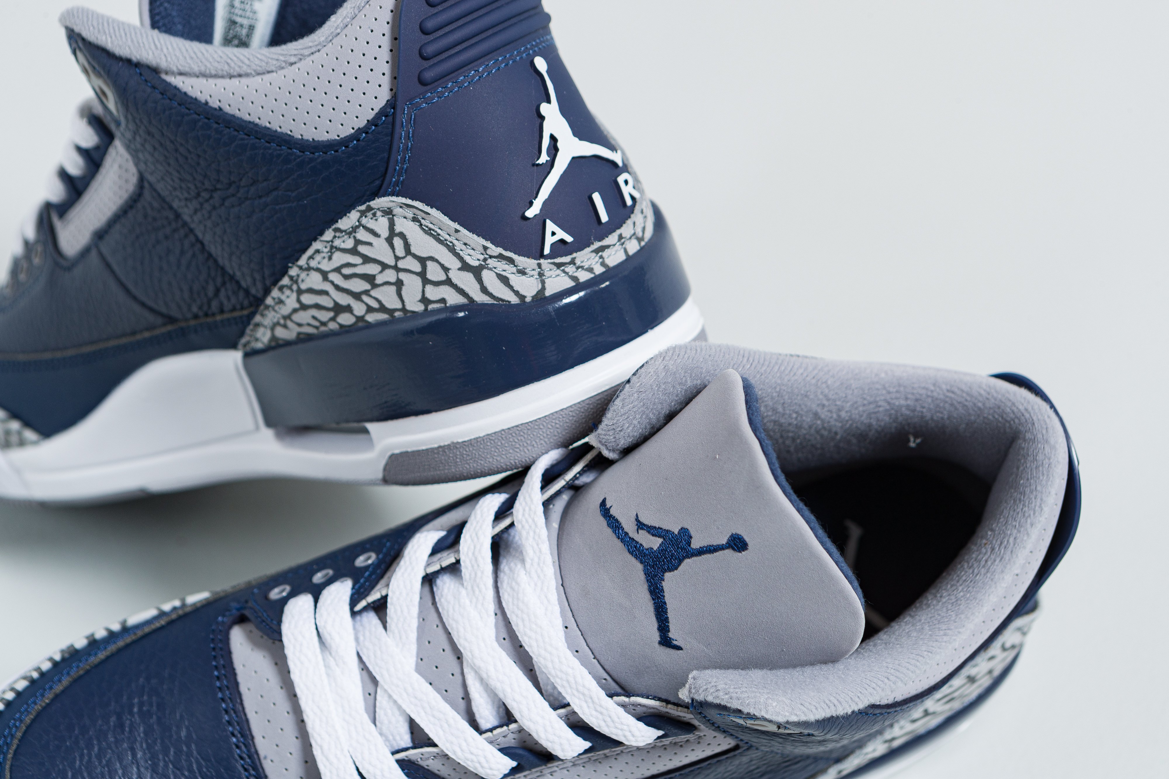 Jordan - Air Jordan 3 Retro - Midnight Navy/White-Cement Grey - Up There