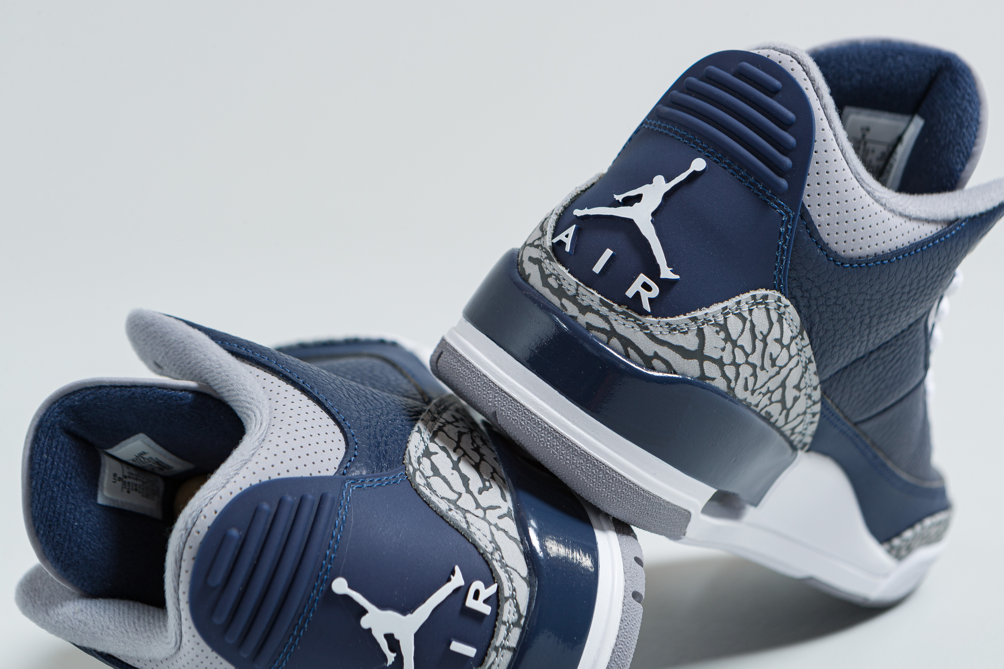 Jordan - Air Jordan 3 Retro - Midnight Navy/White-Cement Grey - Up There
