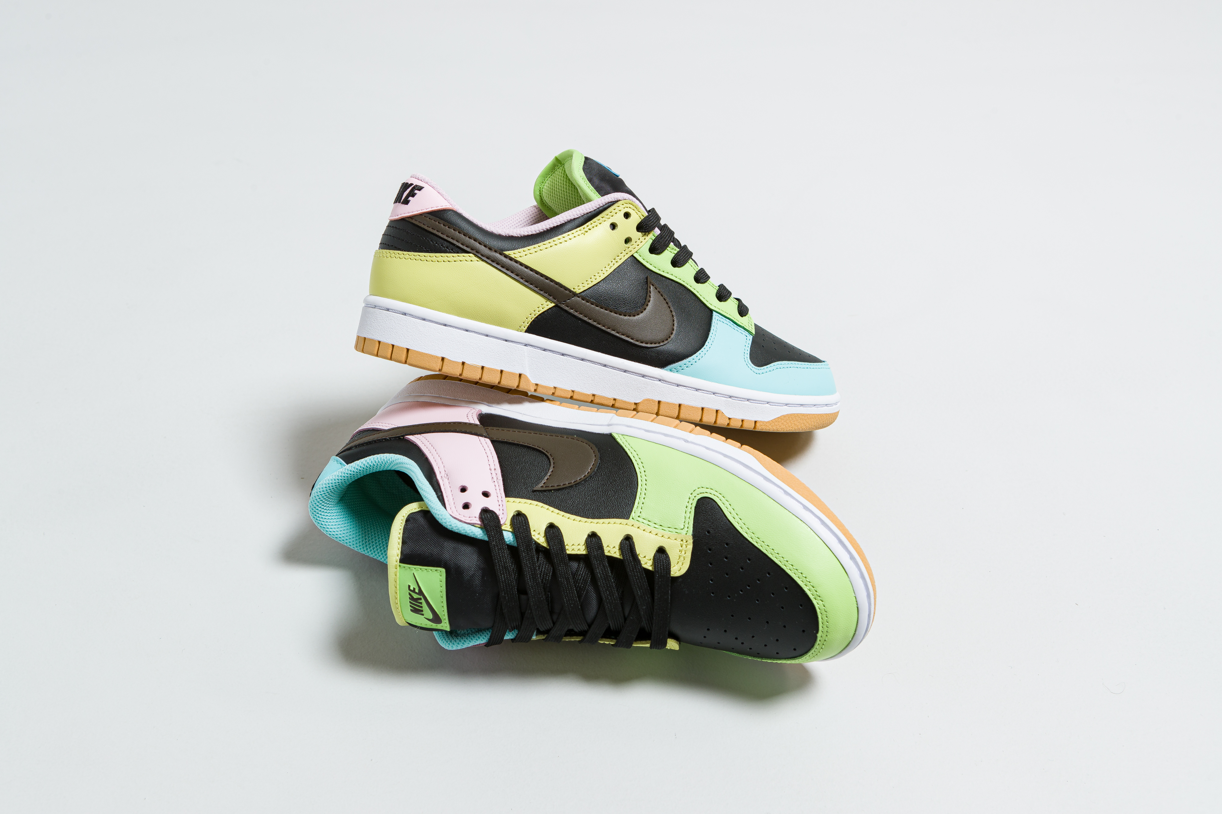 Nike - Dunk Low SE - Black/Dark-Chocolate - UP THERE