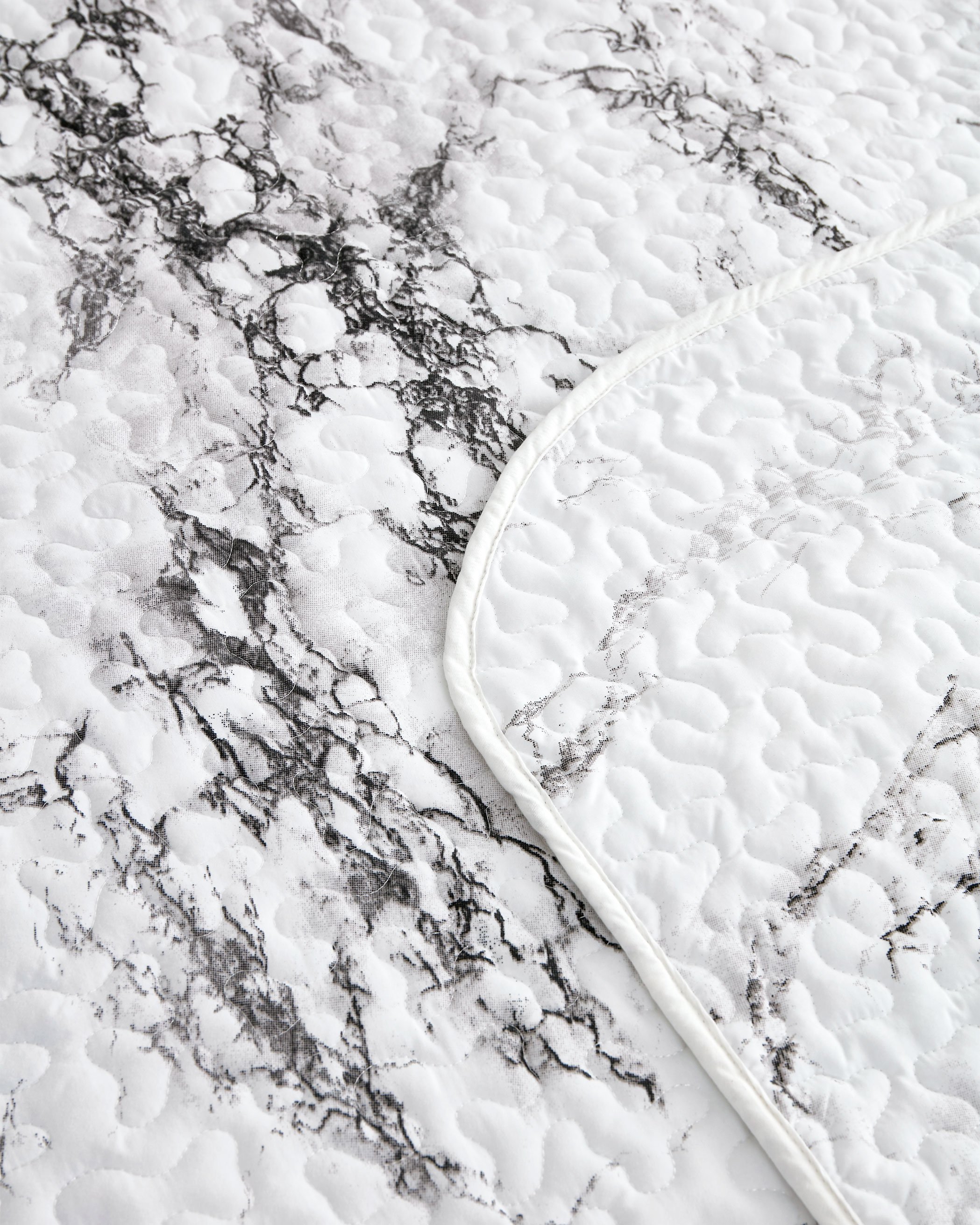 Marble Microfiber Quilt Set