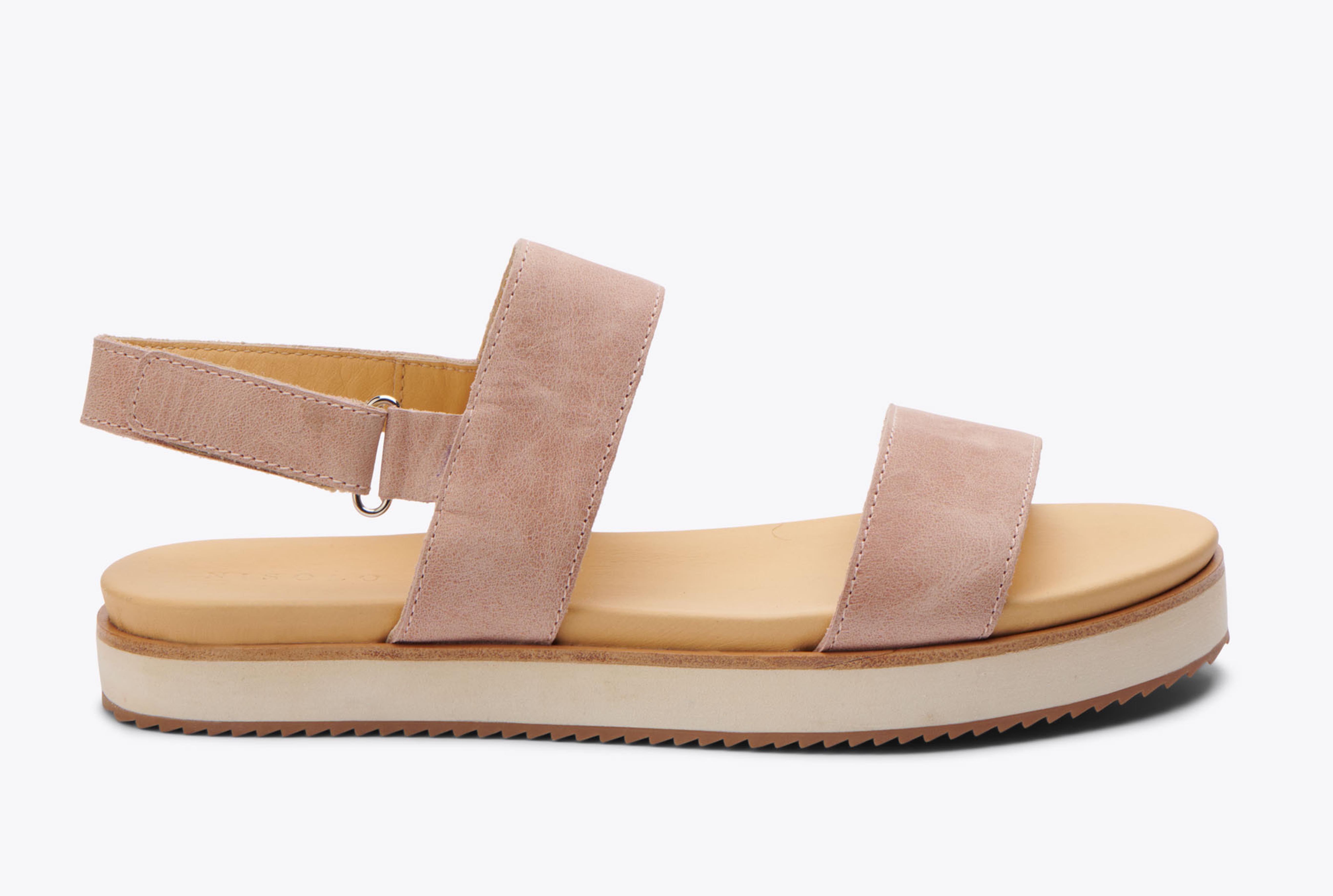 Nisolo Go-To Flatform Sandal Desert Rose - Every Nisolo product is built on the foundation of comfort, function, and design. 