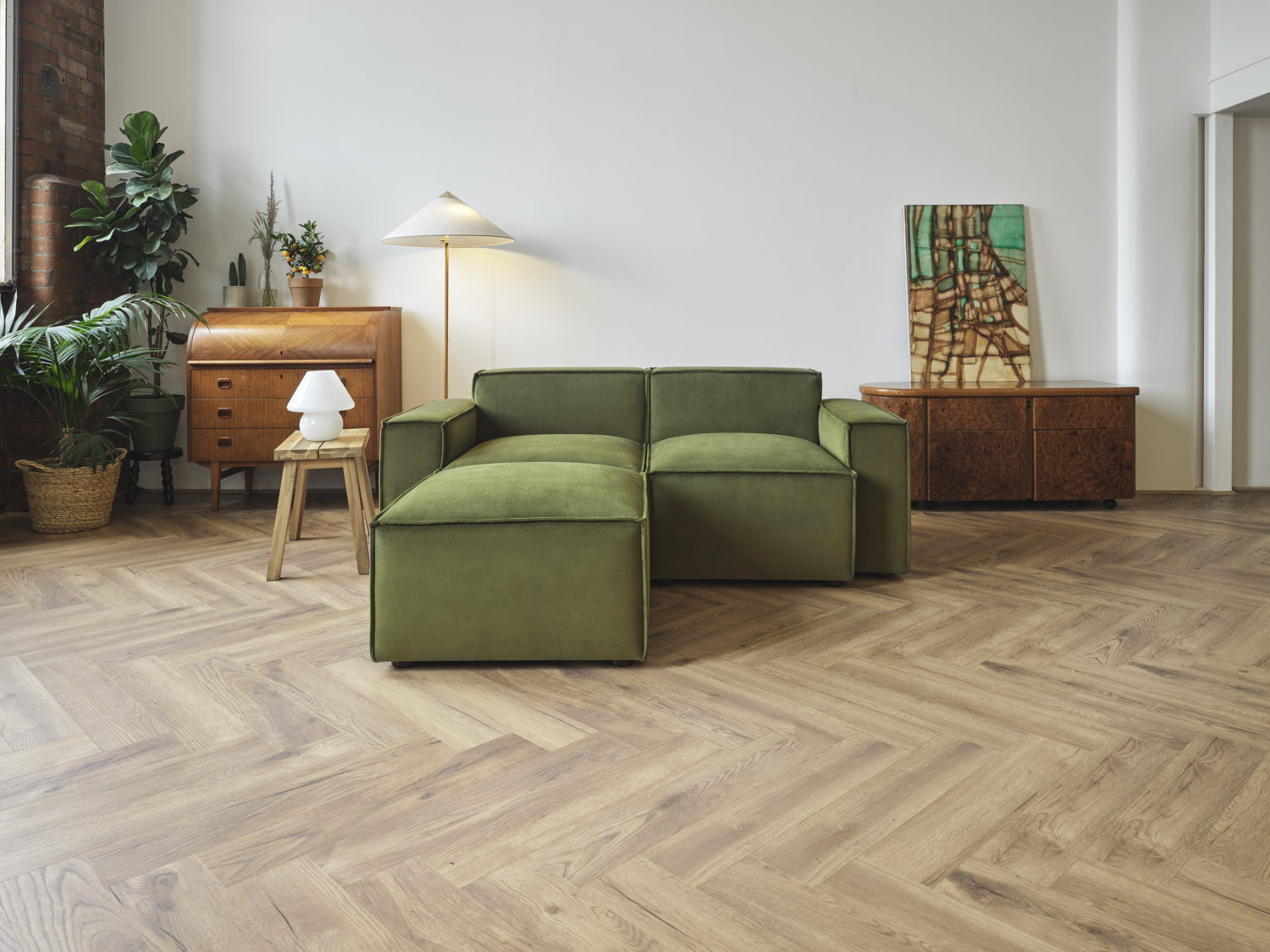 Model 03 2 Seater Chaise Sofa in Vine Velvet