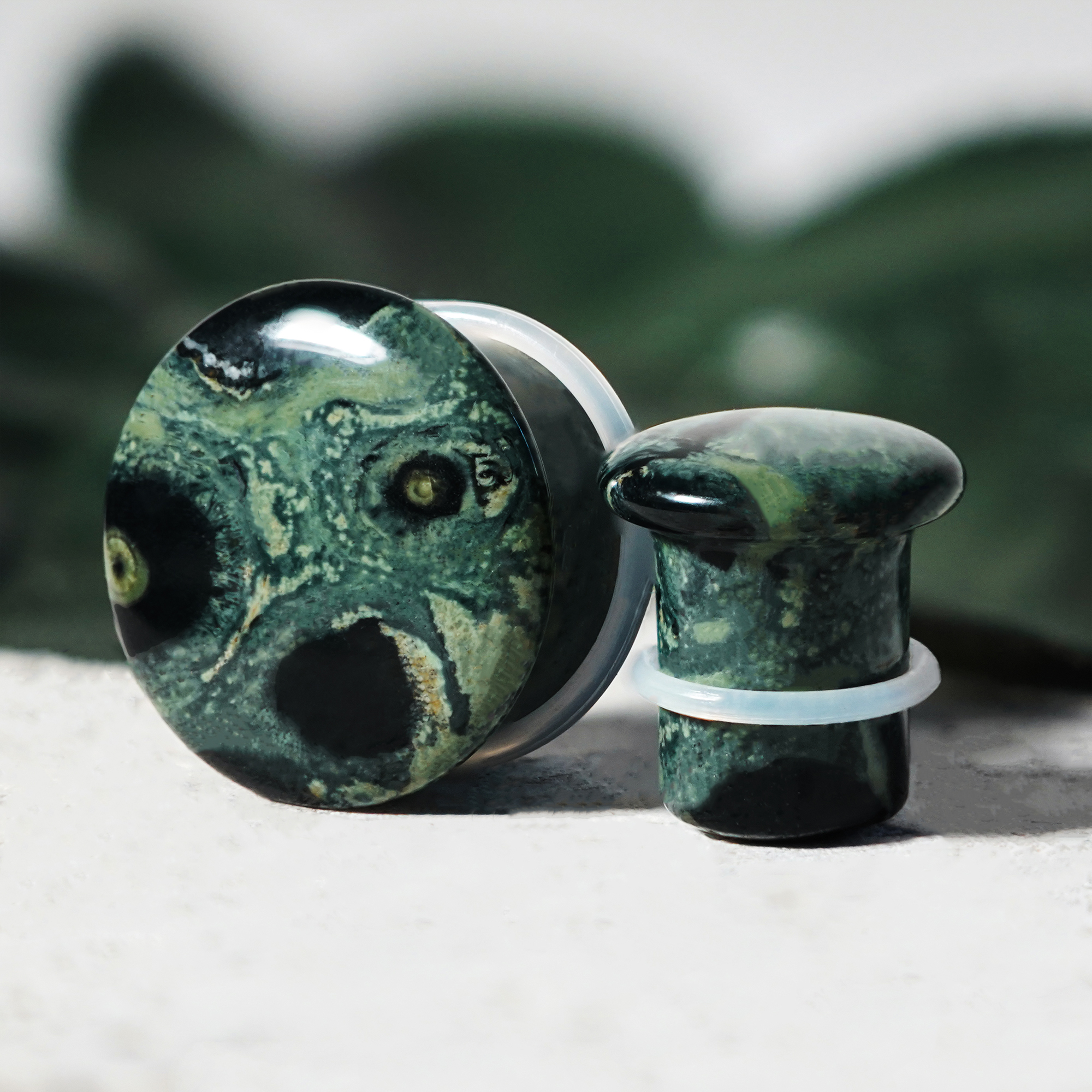 cool  Green Eye Jasper Single Flare Stone Plug / Gauge