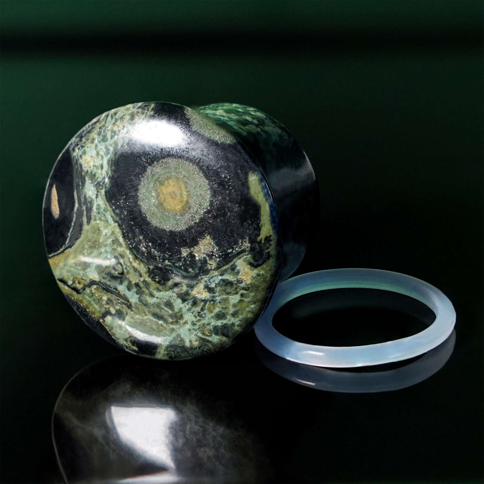 amazing  Green Eye Jasper Single Flare Stone Plug / Gauge